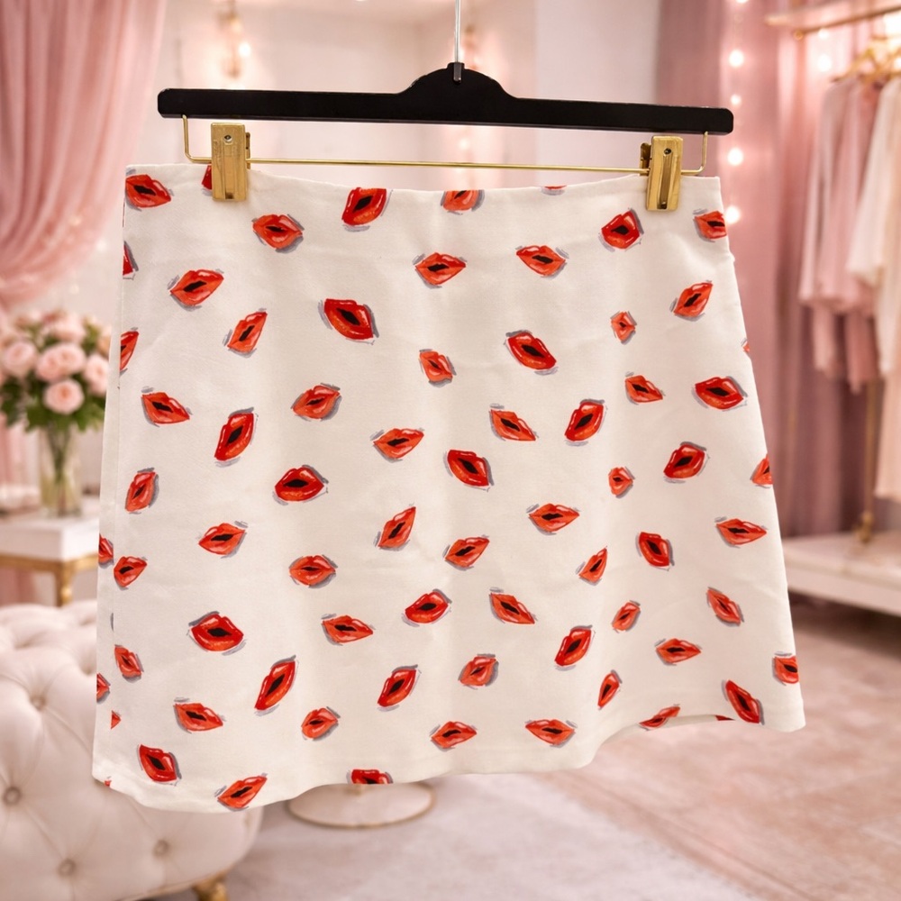 ZARA Red Lip Print Mini Skirt White A-Line Chic Trendy Statement Skirt large